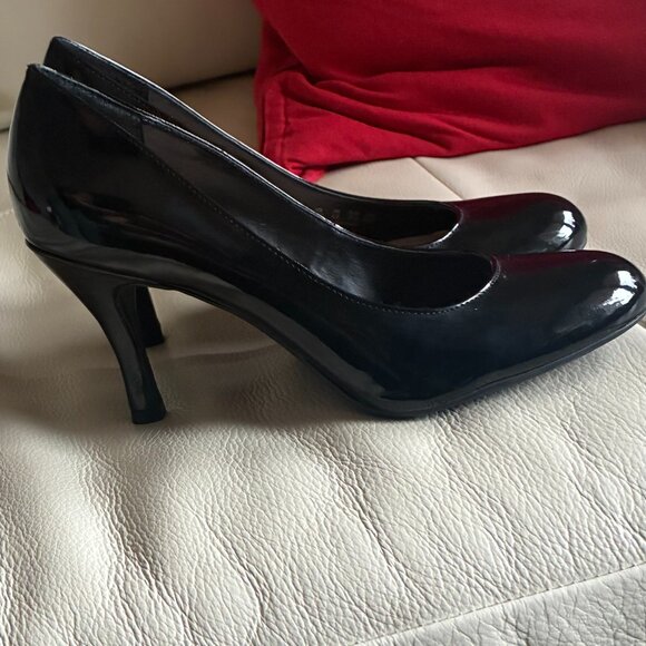 Franco Sarto Patent Black Pumps - Picture 1 of 5